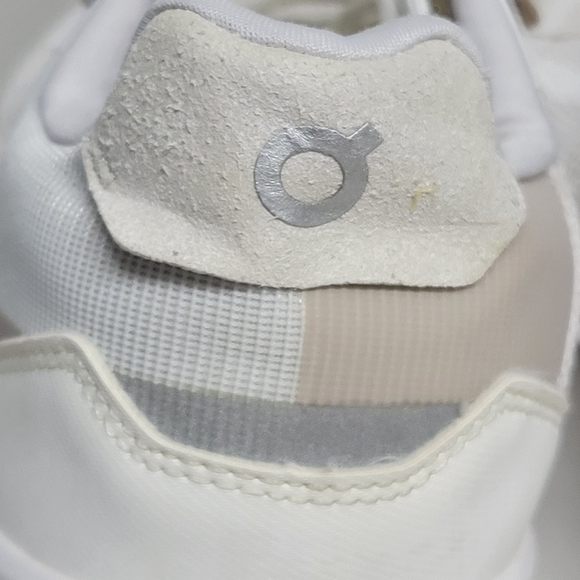 On Cloud Cloudrift White/ Sand Size 8.5. - Picture 10 of 15